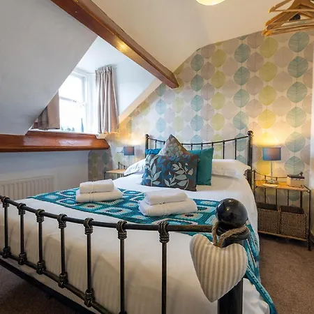 Pitcairn House *